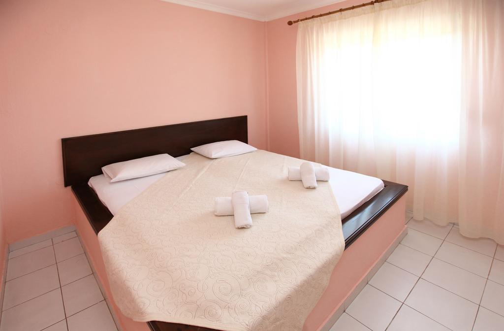 Aparthotel Amarilia Skala Rachoni  Exterior foto