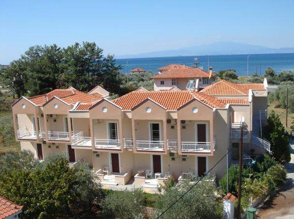 Aparthotel Amarilia Skala Rachoni  Exterior foto